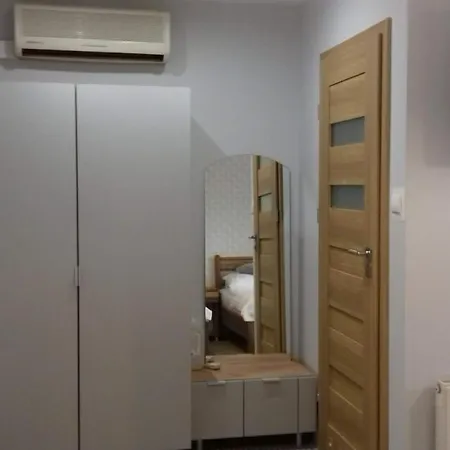 Habitación en casa particular Pokoje-gorlice-zawodzie *